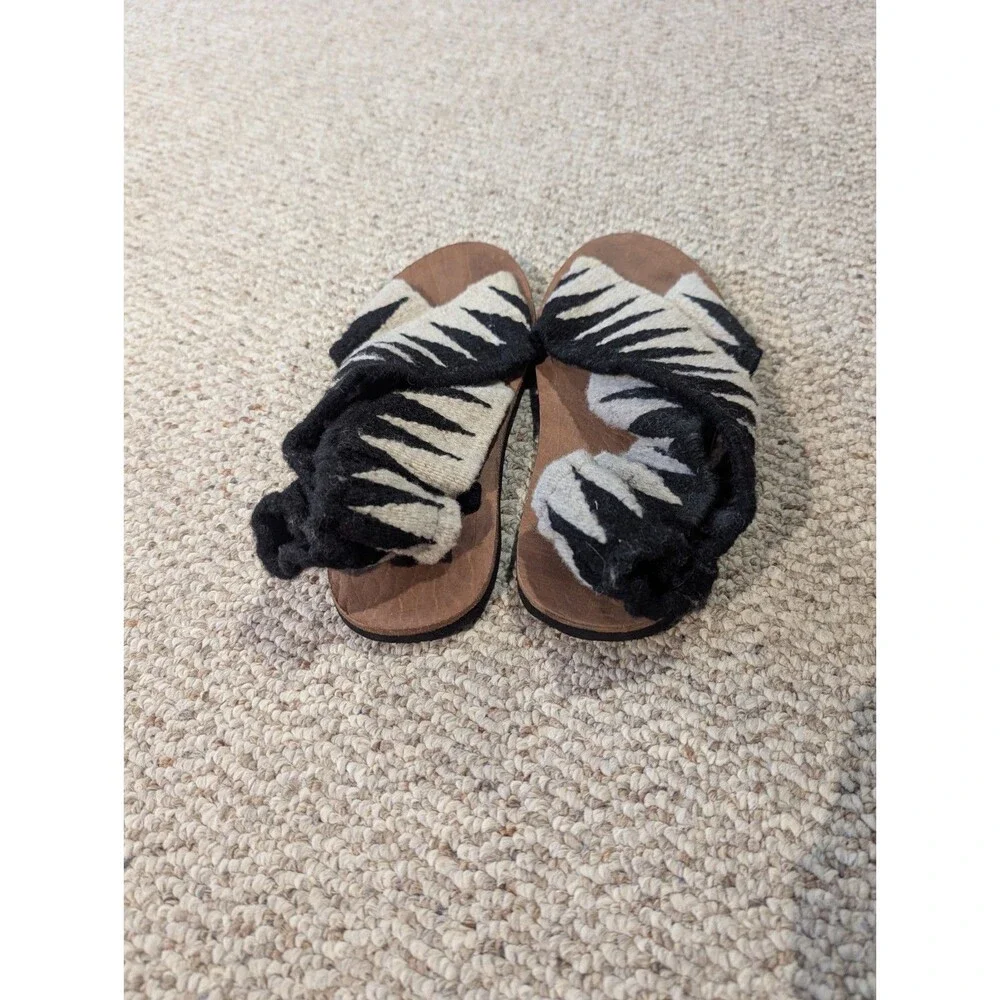 Ndavaa Sandals Slides Womens 8 Black White Aztec Zebra Boho Chic Ethnic Artisan